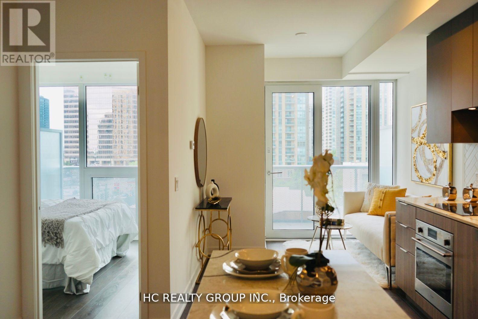 605 - 15 HOLMES AVENUE