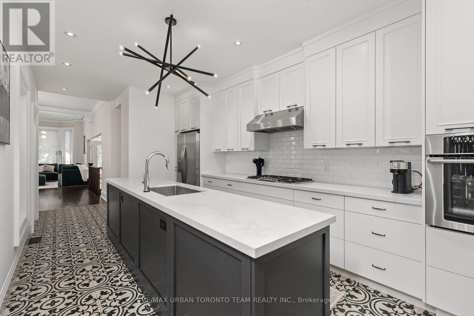 18 Draper Street, Toronto, Ontario  M5V 2M4 - Photo 11 - C13636790