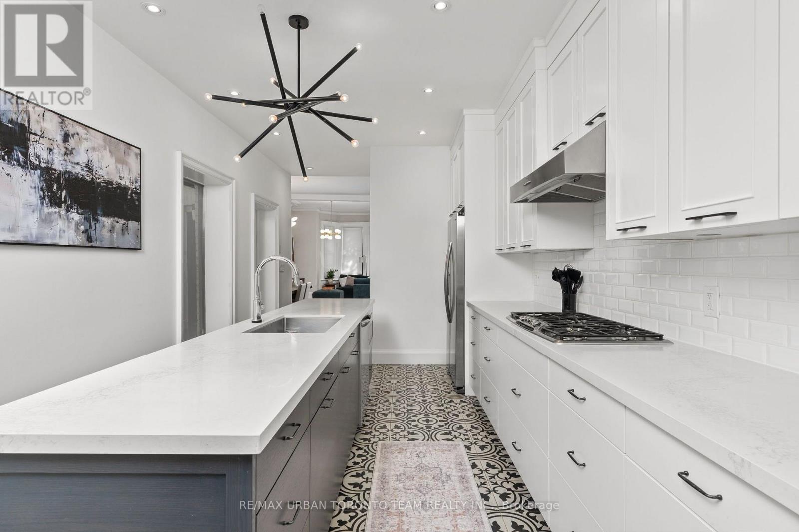 18 Draper Street, Toronto, Ontario  M5V 2M4 - Photo 12 - C13636790