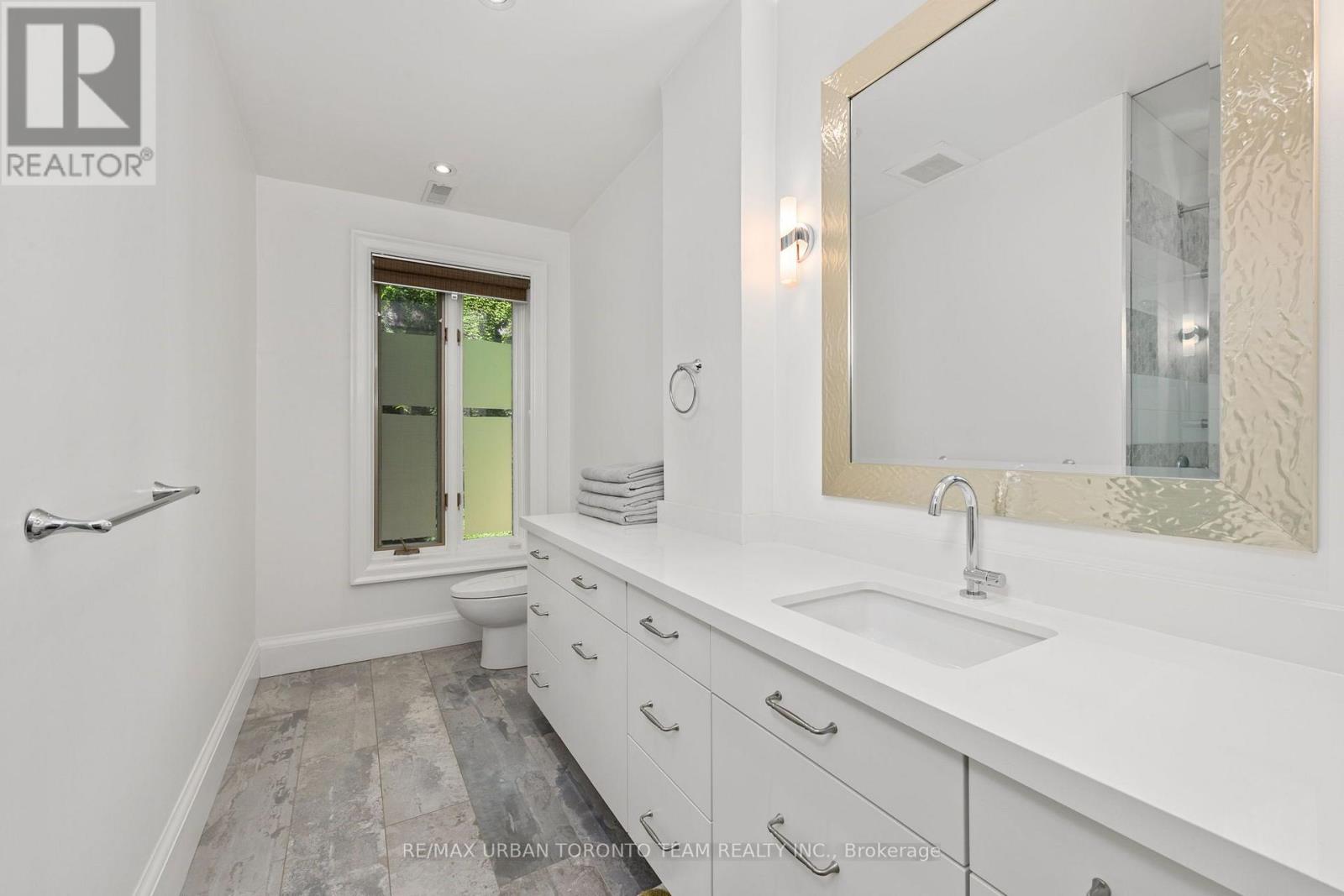18 Draper Street, Toronto, Ontario  M5V 2M4 - Photo 25 - C13636790