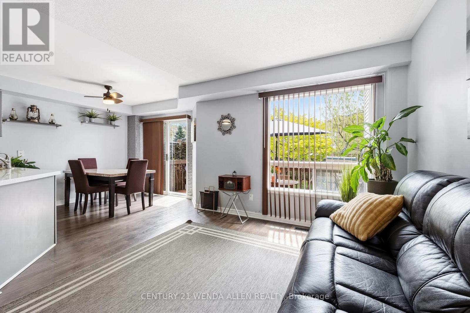 5 Jays Drive, Whitby, Ontario  L1R 2P5 - Photo 4 - E13636754