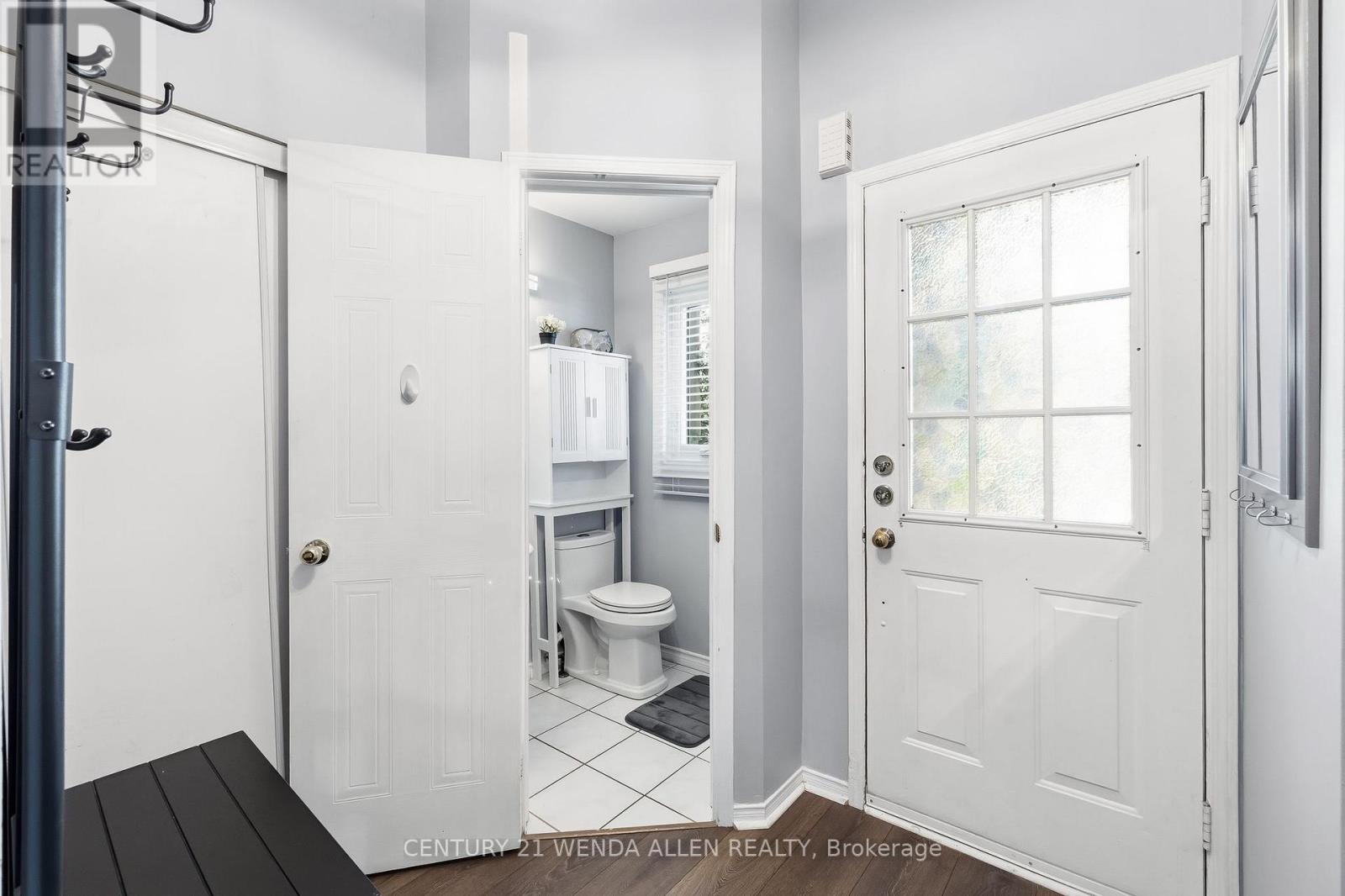 5 Jays Drive, Whitby, Ontario  L1R 2P5 - Photo 7 - E13636754