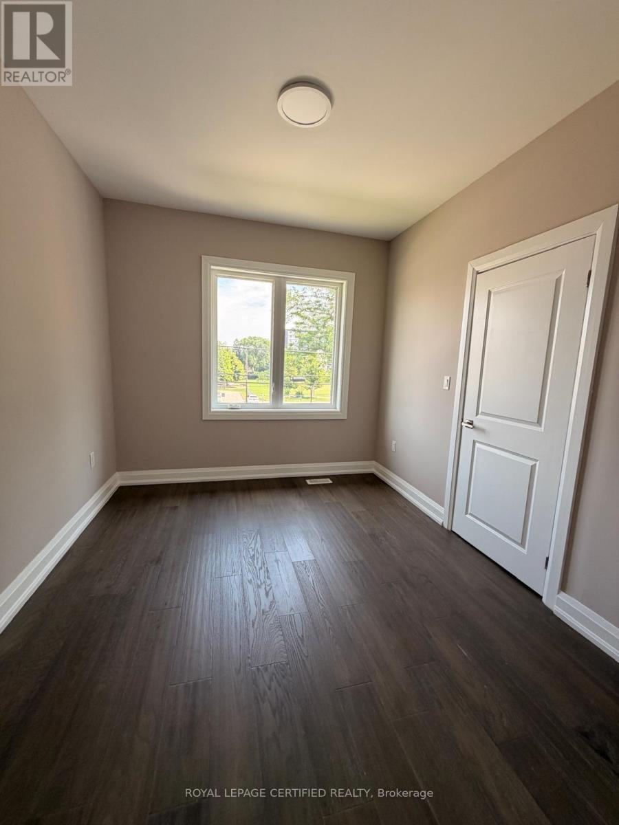 450 Midland Avenue, Toronto, Ontario  M1N 4A5 - Photo 13 - E13636818