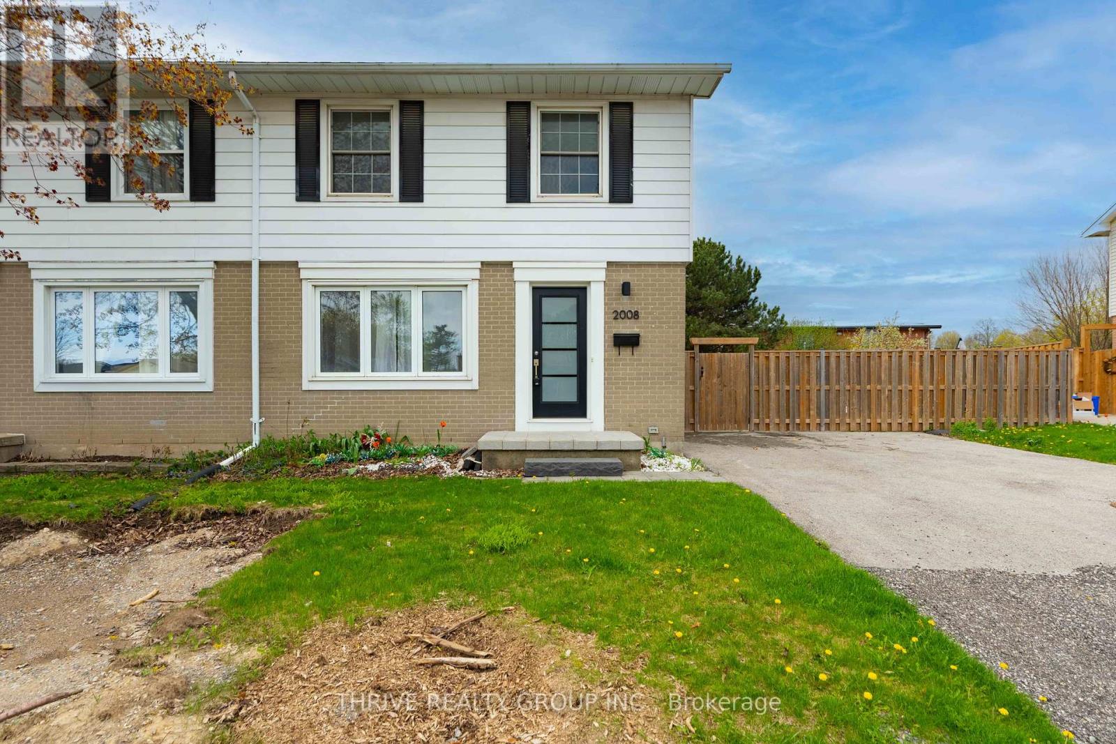 2008 ROYAL CRESCENT, London East, Ontario