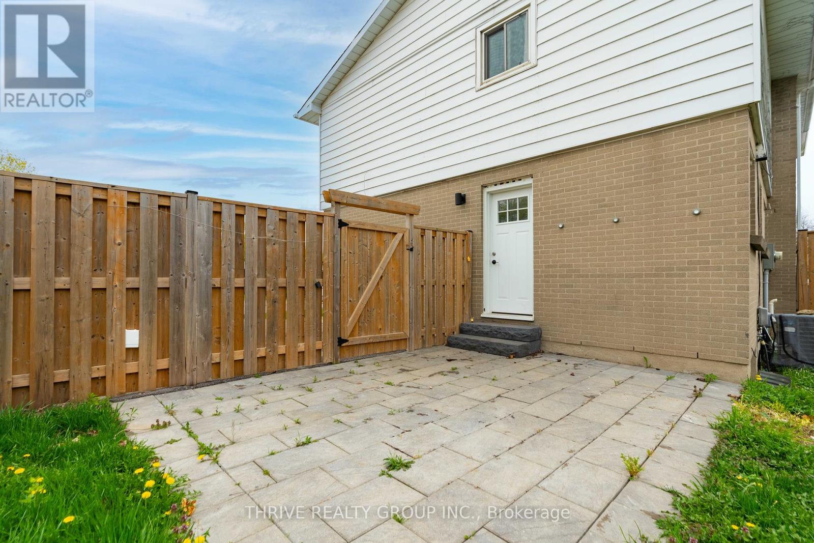 2008 Royal Crescent, London East, Ontario  N5V 1N8 - Photo 8 - X13071234