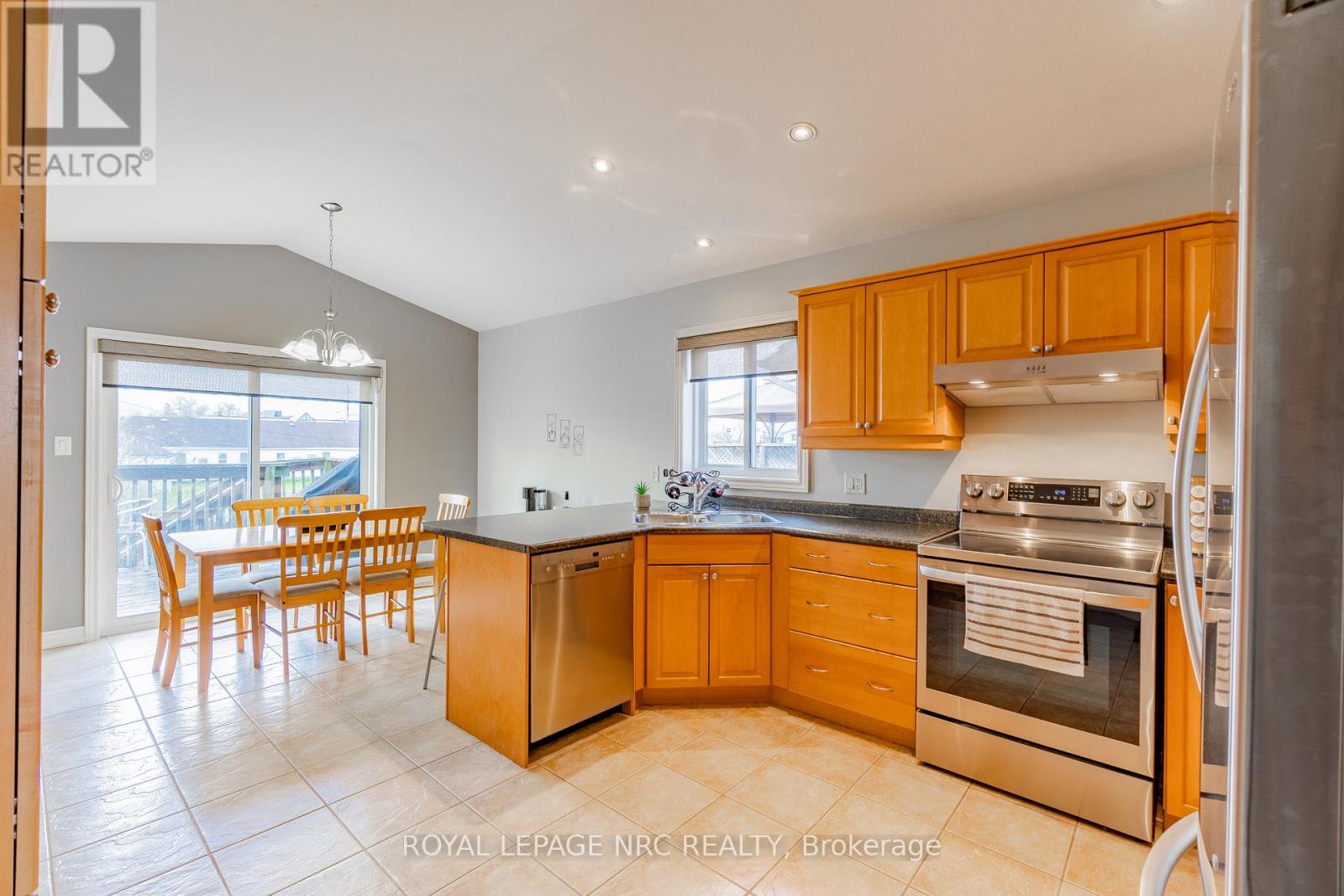8398 Atack Court, Niagara Falls, Ontario  L2H 3N4 - Photo 10 - X13076572