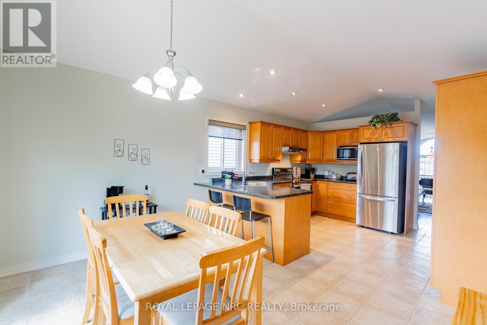 8398 Atack Court, Niagara Falls, Ontario  L2H 3N4 - Photo 12 - X13076572