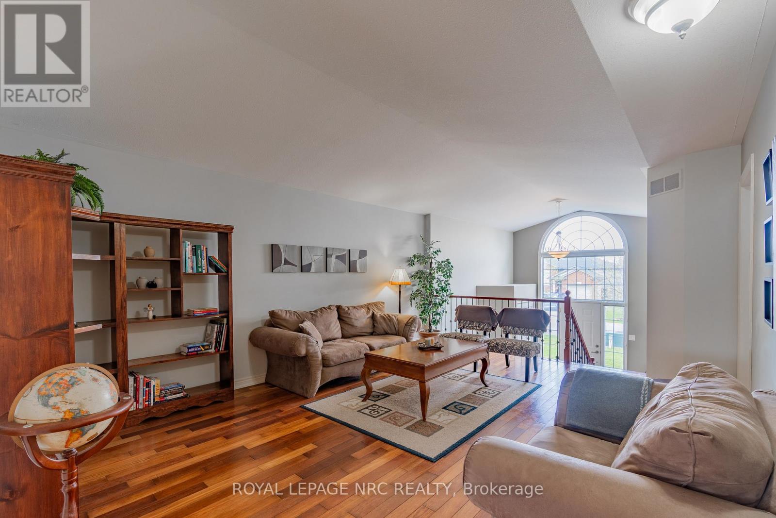 8398 Atack Court, Niagara Falls, Ontario  L2H 3N4 - Photo 6 - X13076572