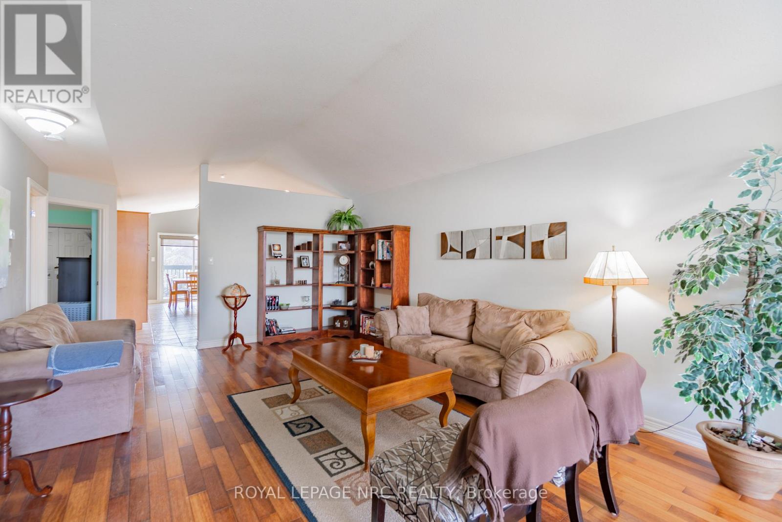 8398 Atack Court, Niagara Falls, Ontario  L2H 3N4 - Photo 8 - X13076572