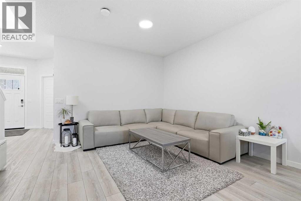 44 Amblefield Avenue NW, Calgary, Alberta  T3P 2C1 - Photo 9 - A2334546