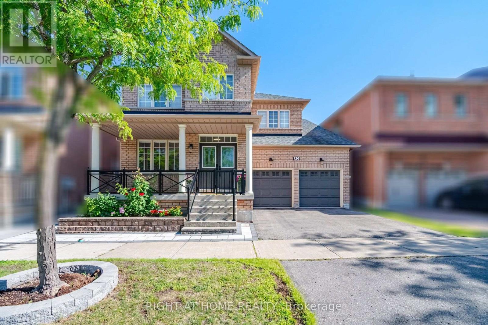 82 Starhill Crescent, Markham, Ontario  L6C 3A2 - Photo 2 - N13636832