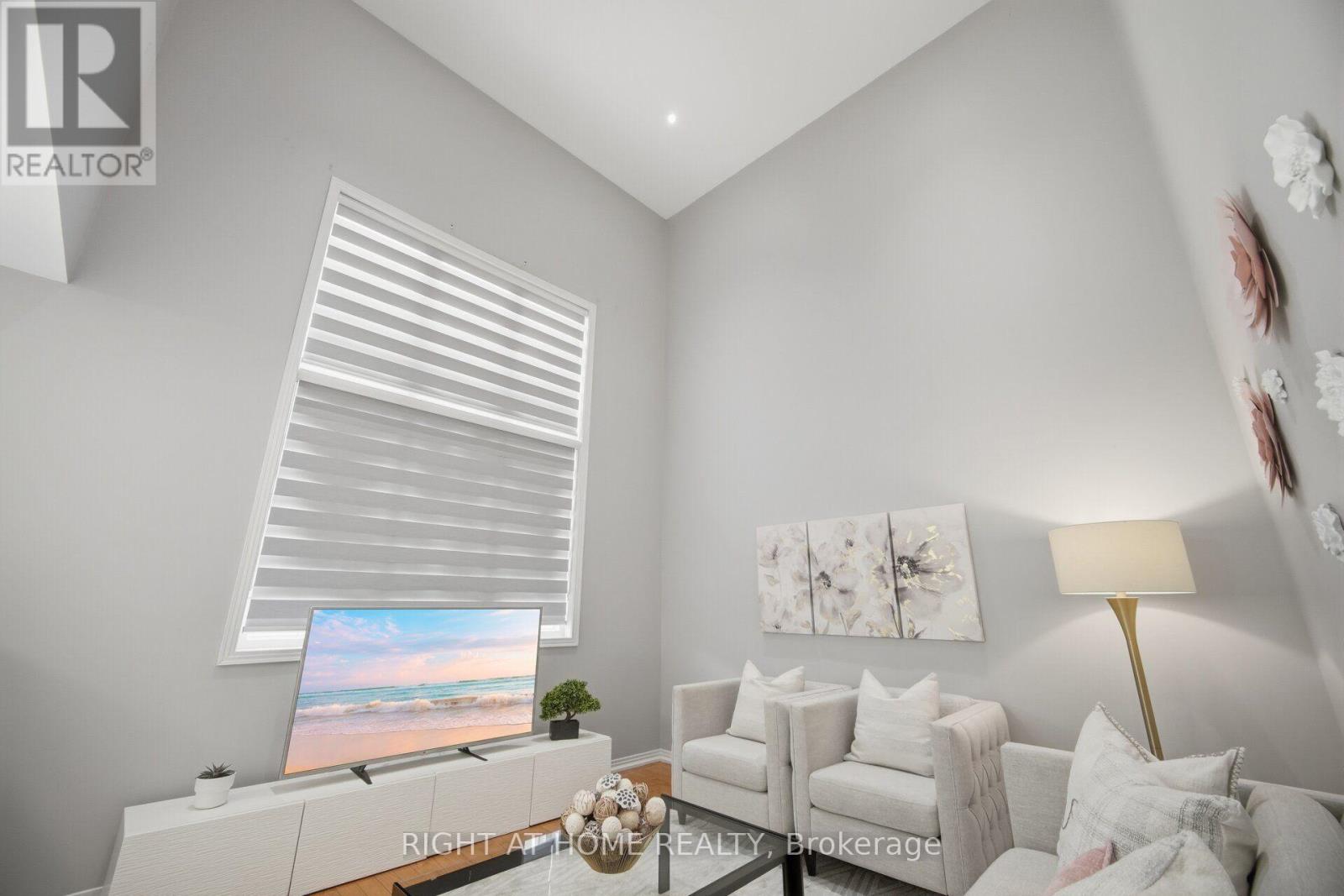 82 Starhill Crescent, Markham, Ontario  L6C 3A2 - Photo 23 - N13636832