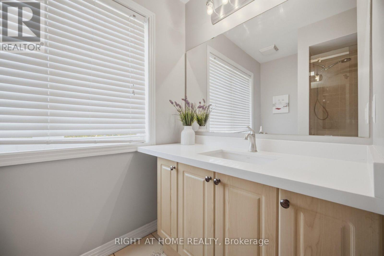 82 Starhill Crescent, Markham, Ontario  L6C 3A2 - Photo 42 - N13636832