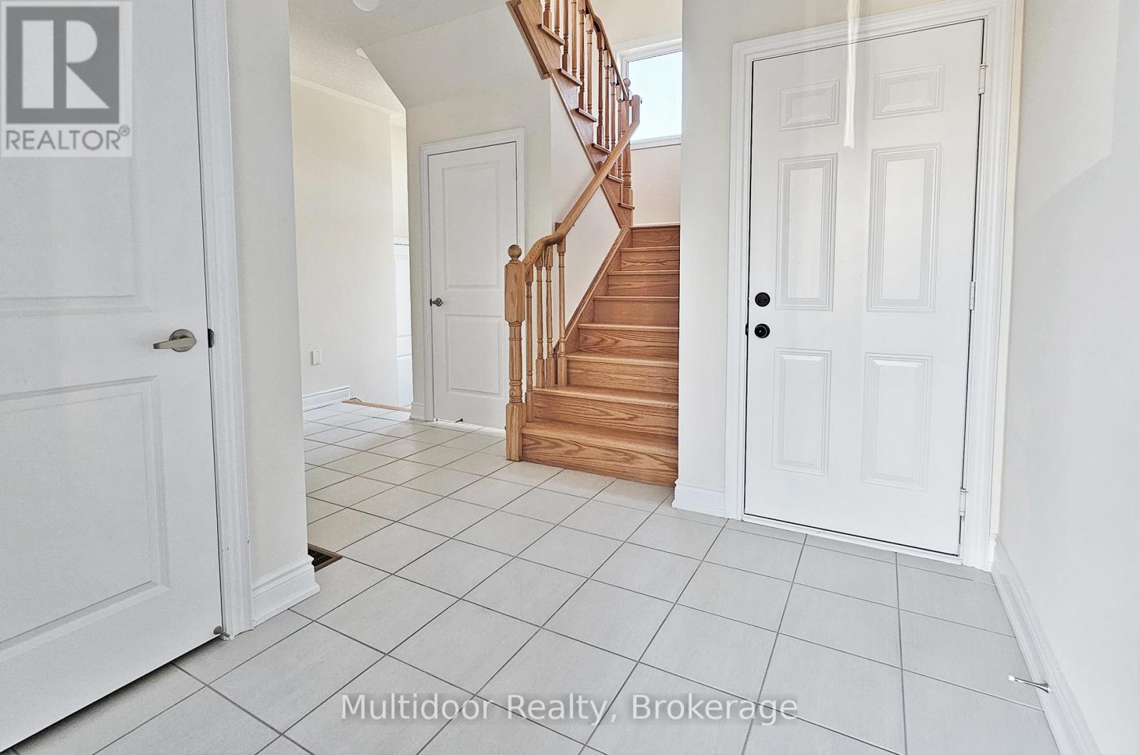 159 Tennant Circle, Vaughan, Ontario  L4H 5L4 - Photo 2 - N13636882