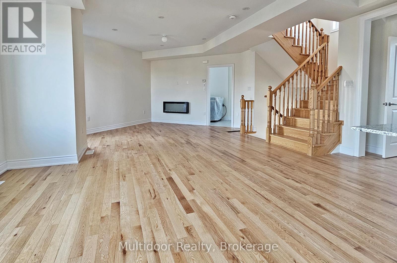 159 Tennant Circle, Vaughan, Ontario  L4H 5L4 - Photo 3 - N13636882
