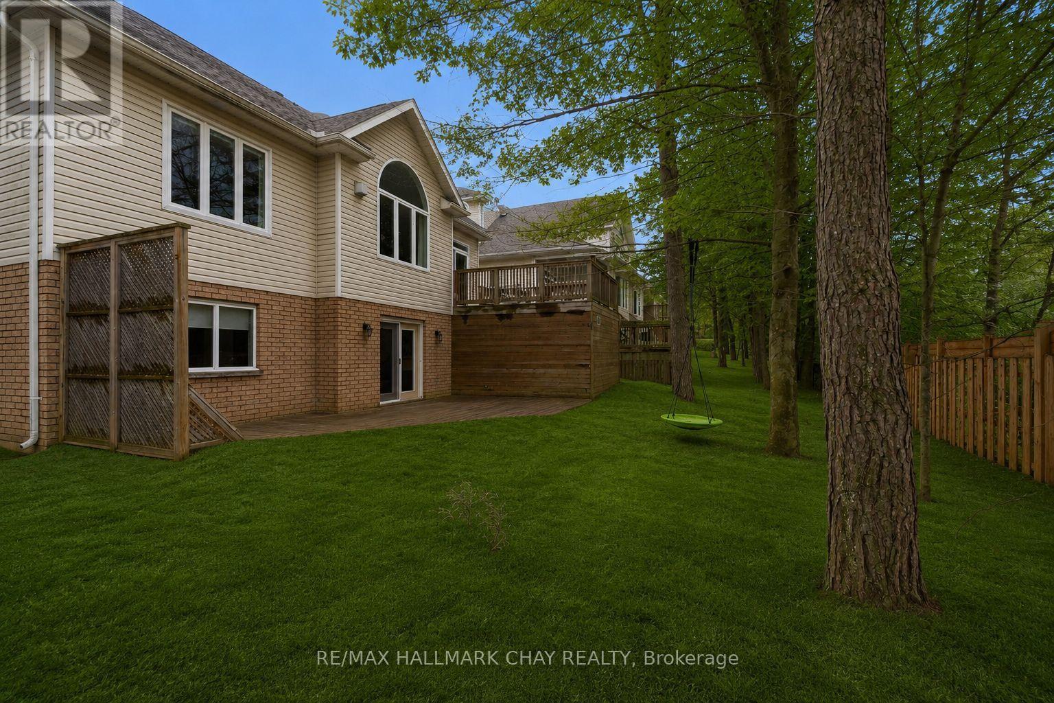 12 Oakmont Avenue, Oro-Medonte, Ontario  L0L 2L0 - Photo 14 - S13636814