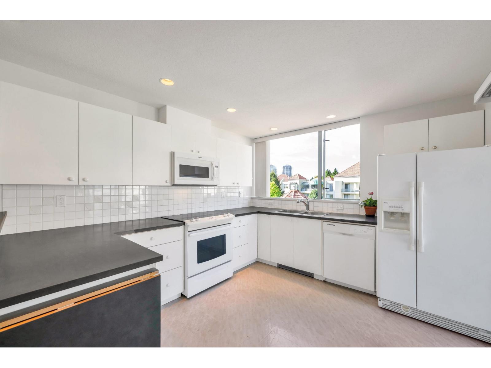 402 1765 Martin Drive, Surrey, British Columbia  V4A 9T6 - Photo 4 - R3149896