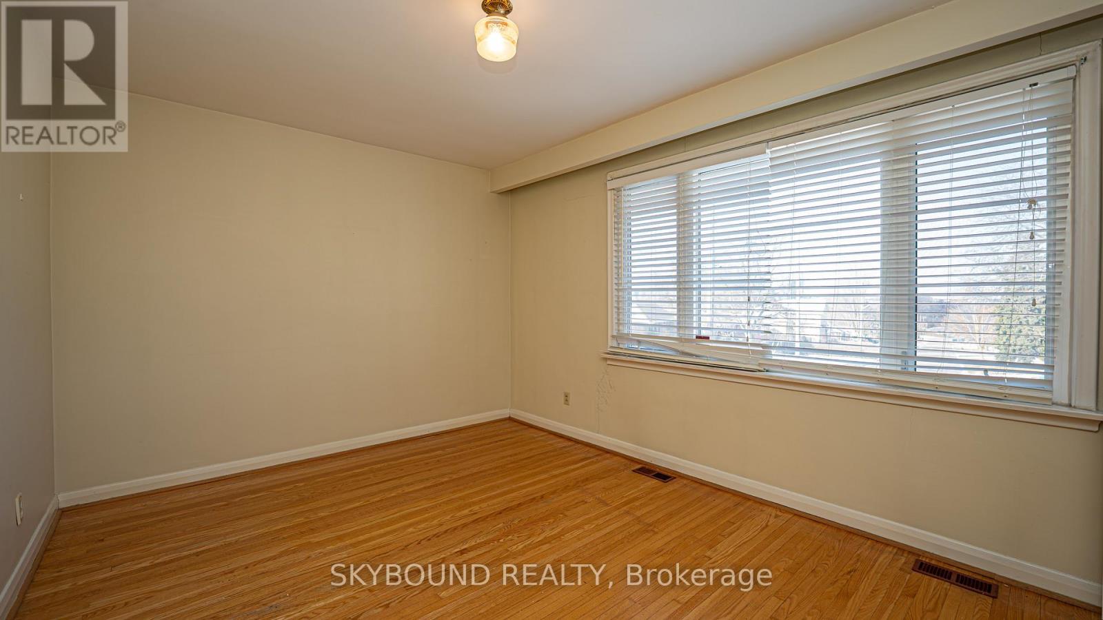 9 Caronport Crescent, Toronto, Ontario  M3A 1G9 - Photo 12 - C12905866
