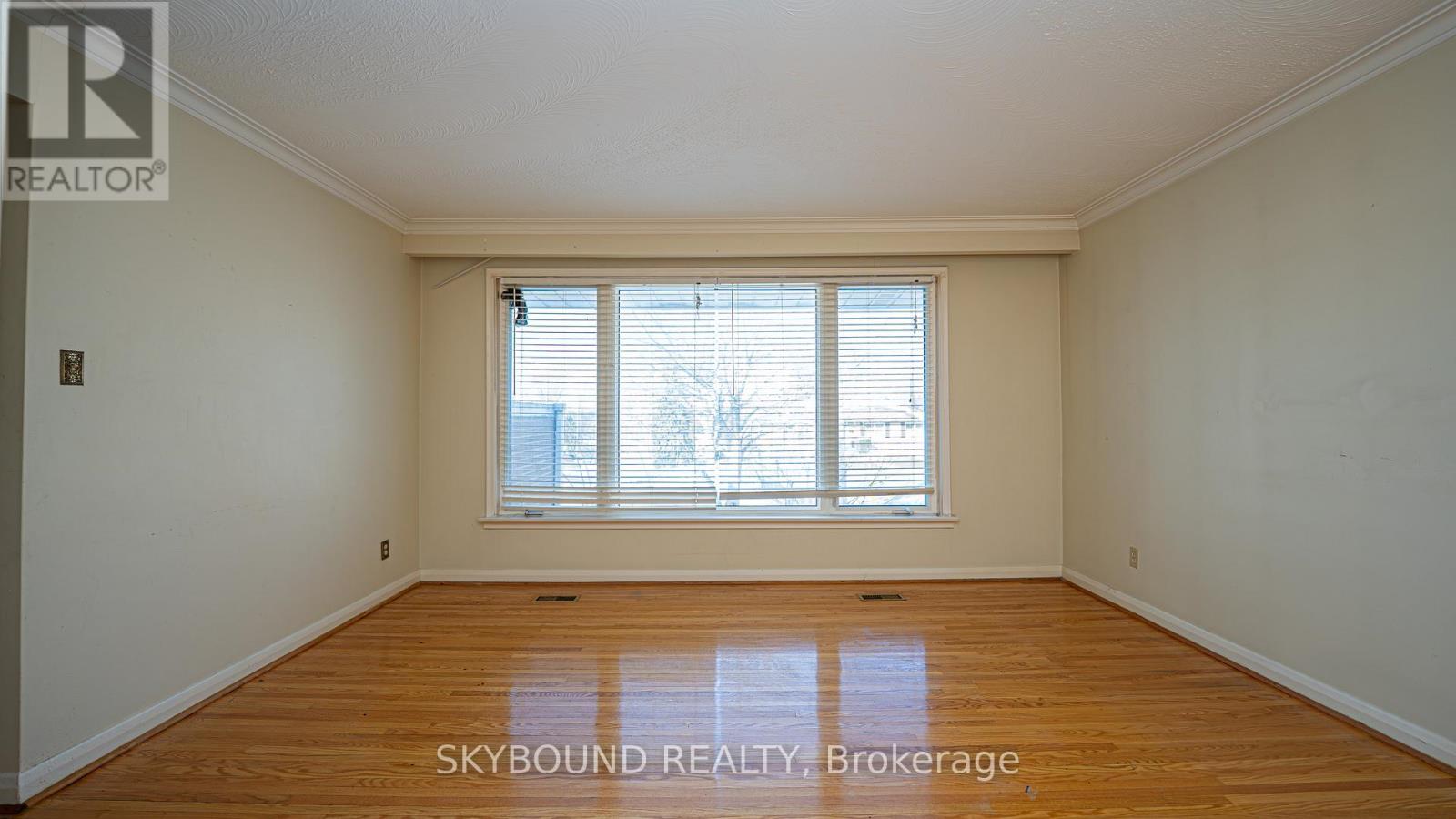 9 Caronport Crescent, Toronto, Ontario  M3A 1G9 - Photo 8 - C12905866
