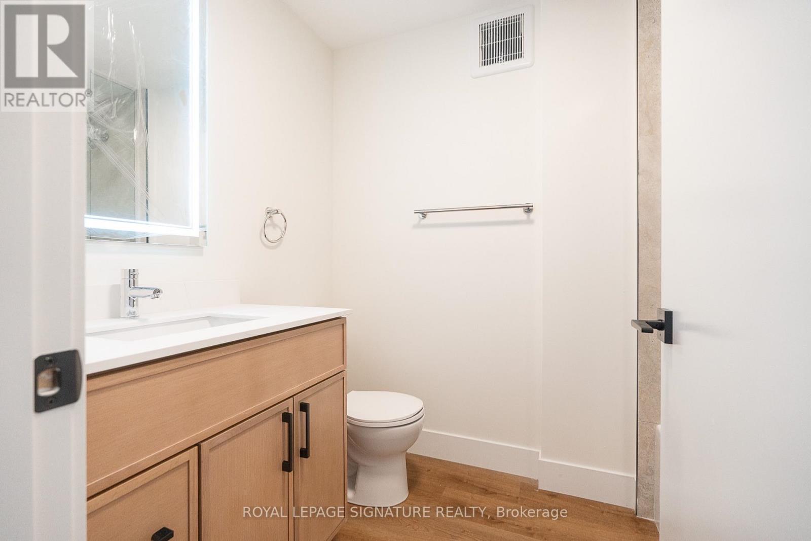 #4 - 7 Earnscliffe Road, Toronto, Ontario M6E 1J4 - Photo 6 - C13507846