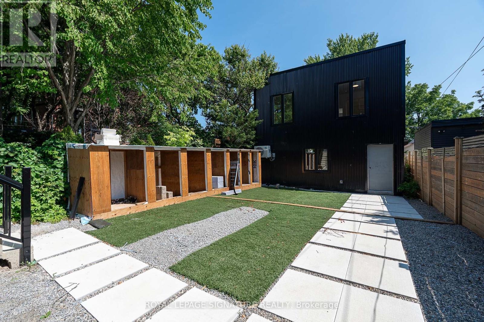 #4 - 7 Earnscliffe Road, Toronto, Ontario M6E 1J4 - Photo 7 - C13507846