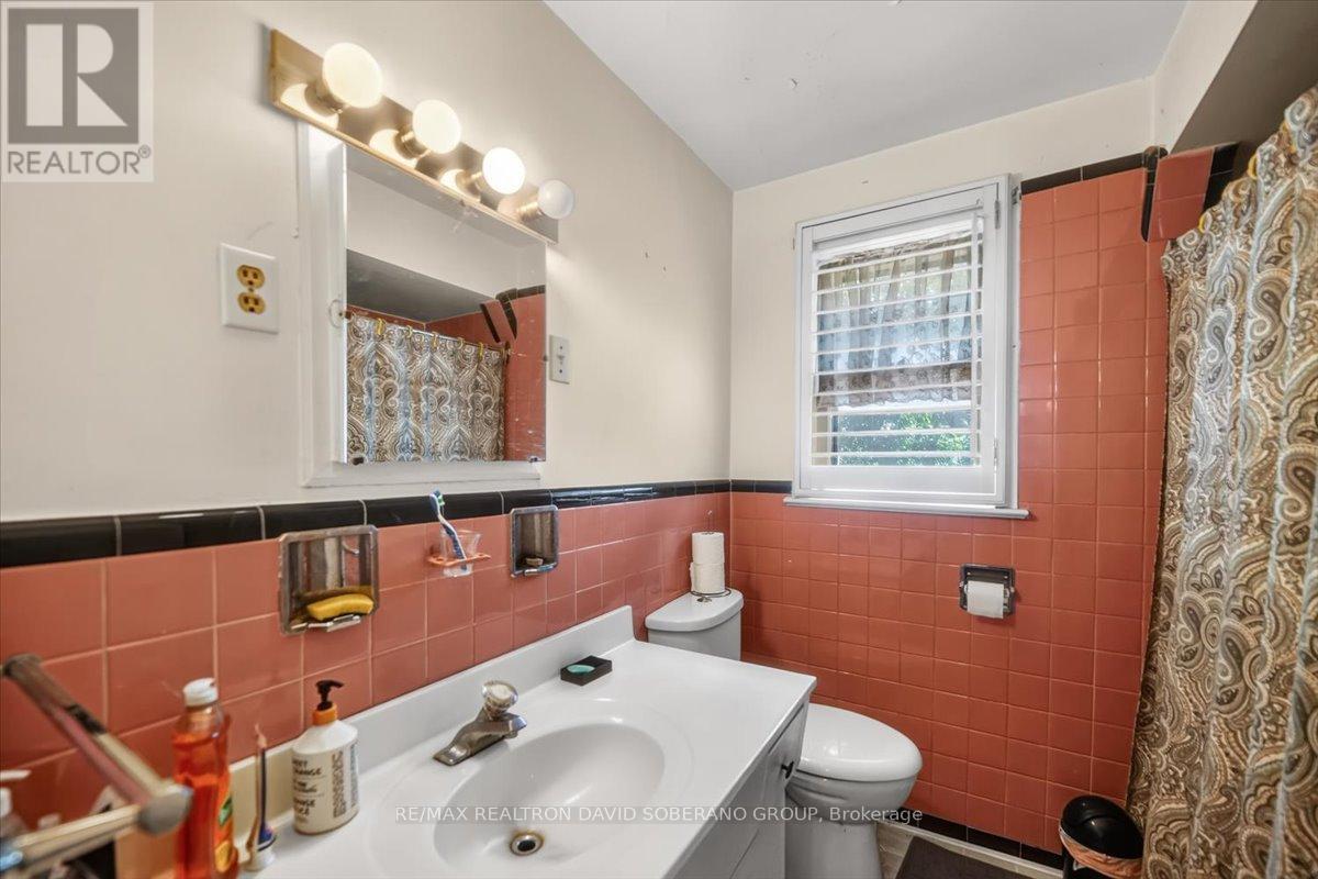 19 Wigan Crescent, Toronto, Ontario M3H 3A3 - Photo 13 - C13636702