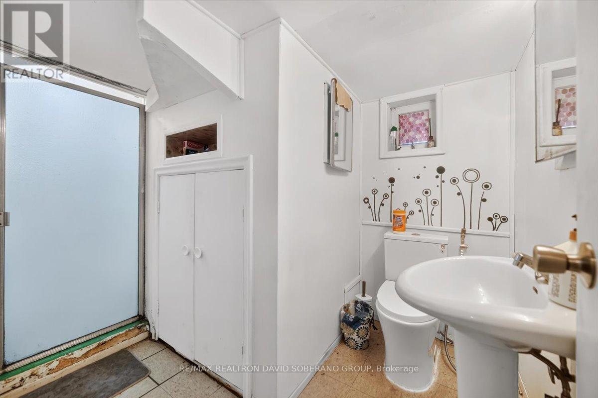 19 Wigan Crescent, Toronto, Ontario M3H 3A3 - Photo 15 - C13636702