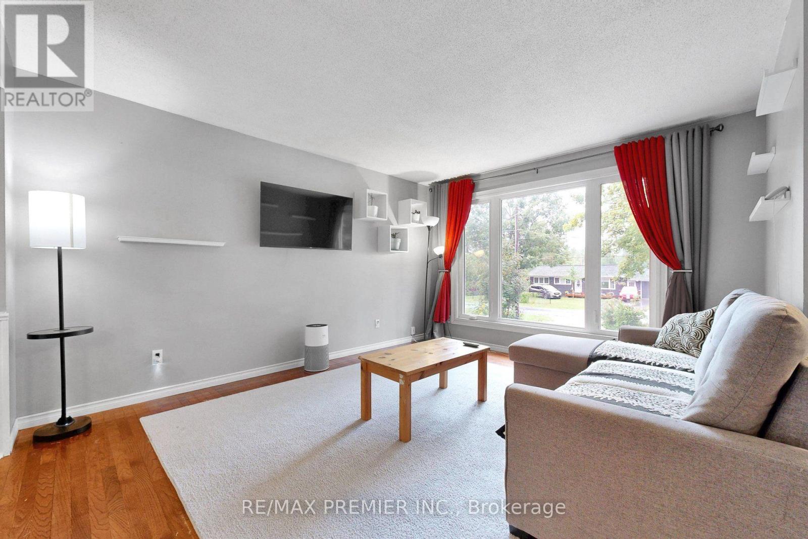 1303 Clearview Drive, Severn, Ontario  L3V 6H4 - Photo 10 - S13636466