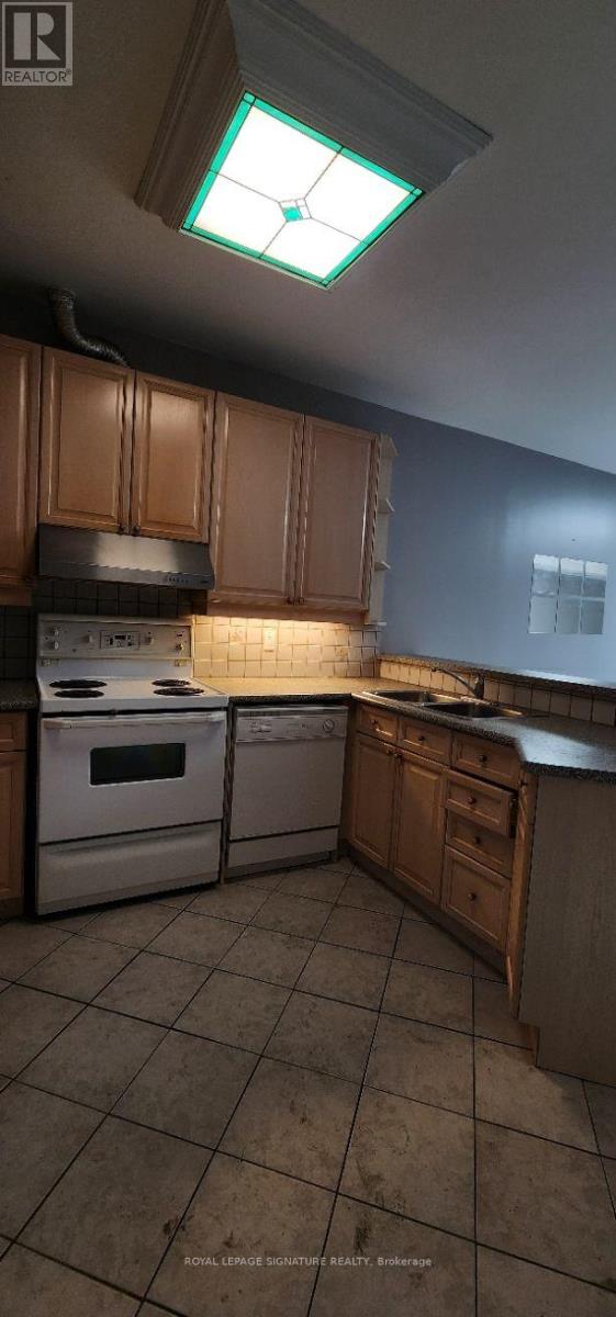 1285a St. Clair Avenue, Toronto, Ontario  M6E 1B8 - Photo 12 - W13609934
