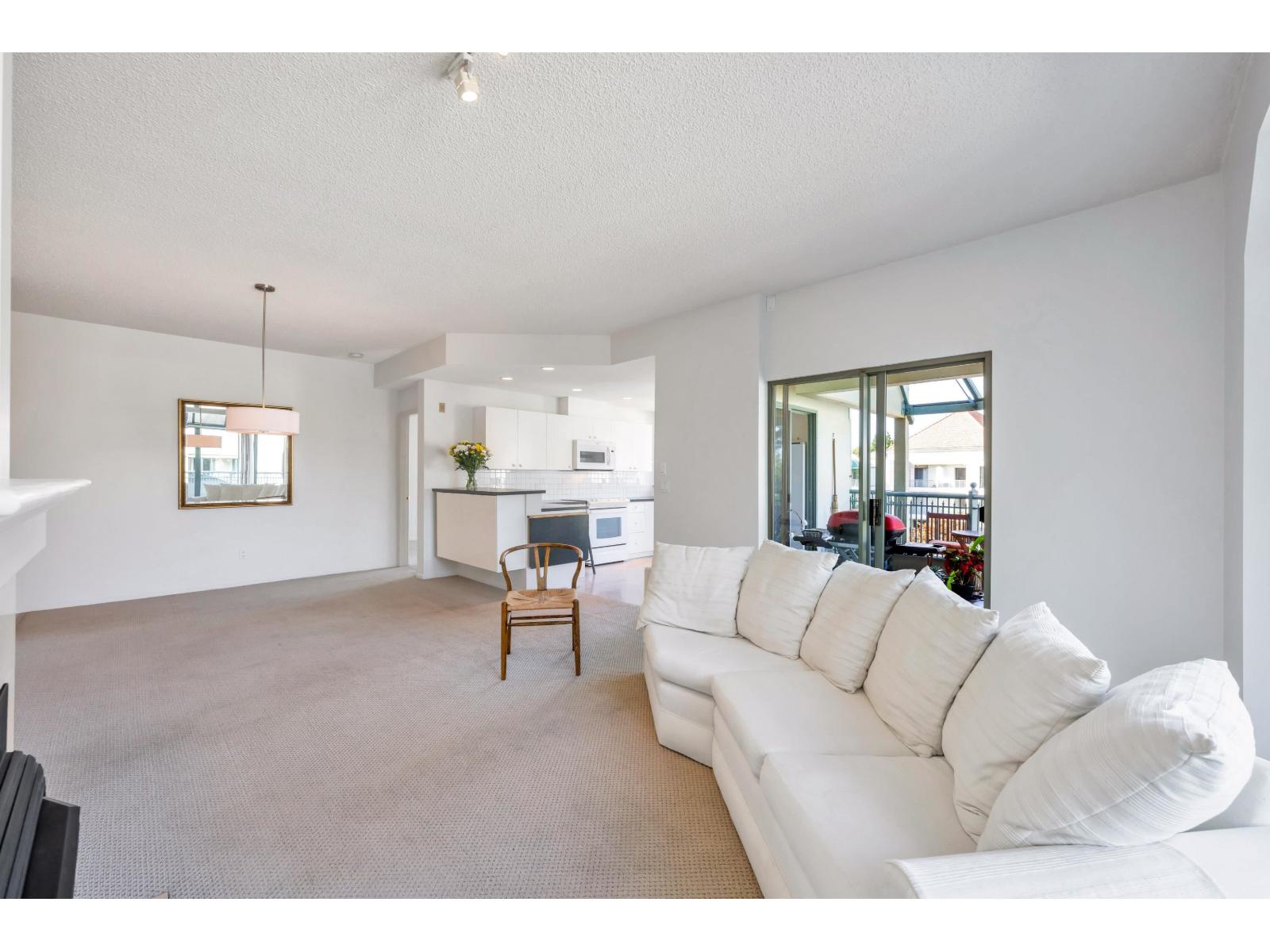 402 1765 Martin Drive, Surrey, British Columbia  V4A 9T6 - Photo 14 - R3149896