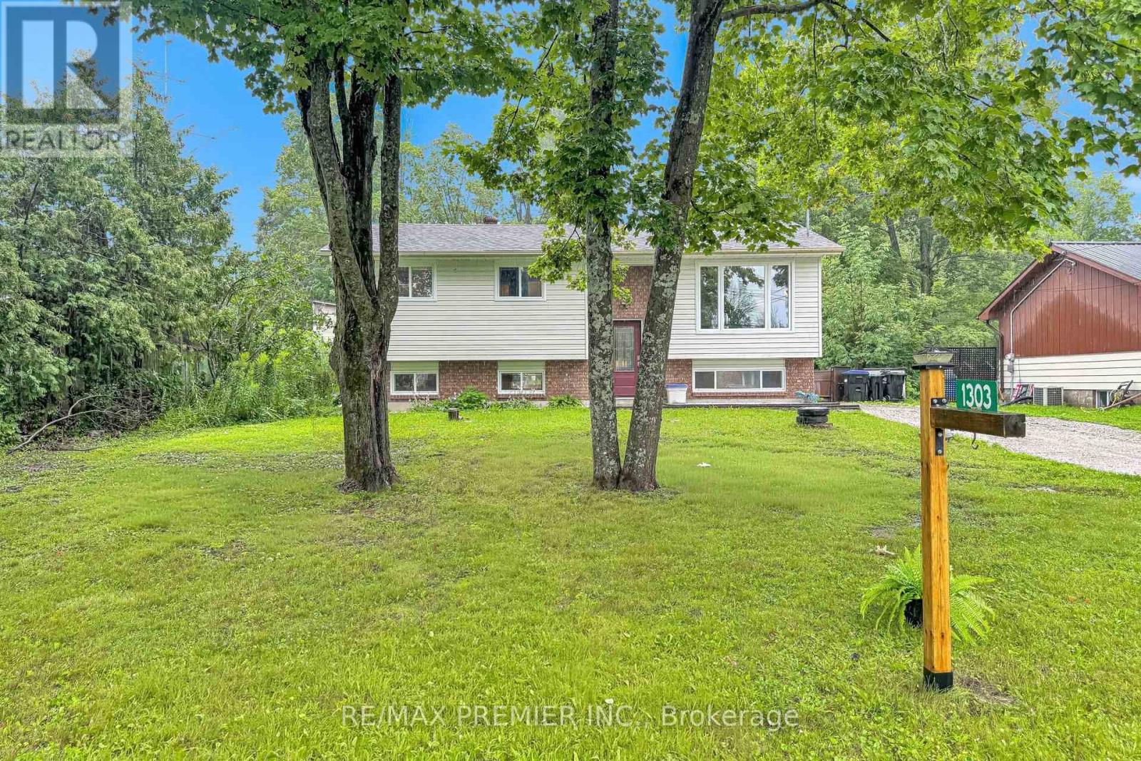 1303 Clearview Drive, Severn, Ontario  L3V 6H4 - Photo 5 - S13636466