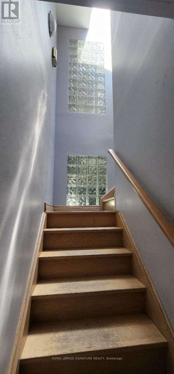 1285a St. Clair Avenue, Toronto, Ontario  M6E 1B8 - Photo 7 - W13609934