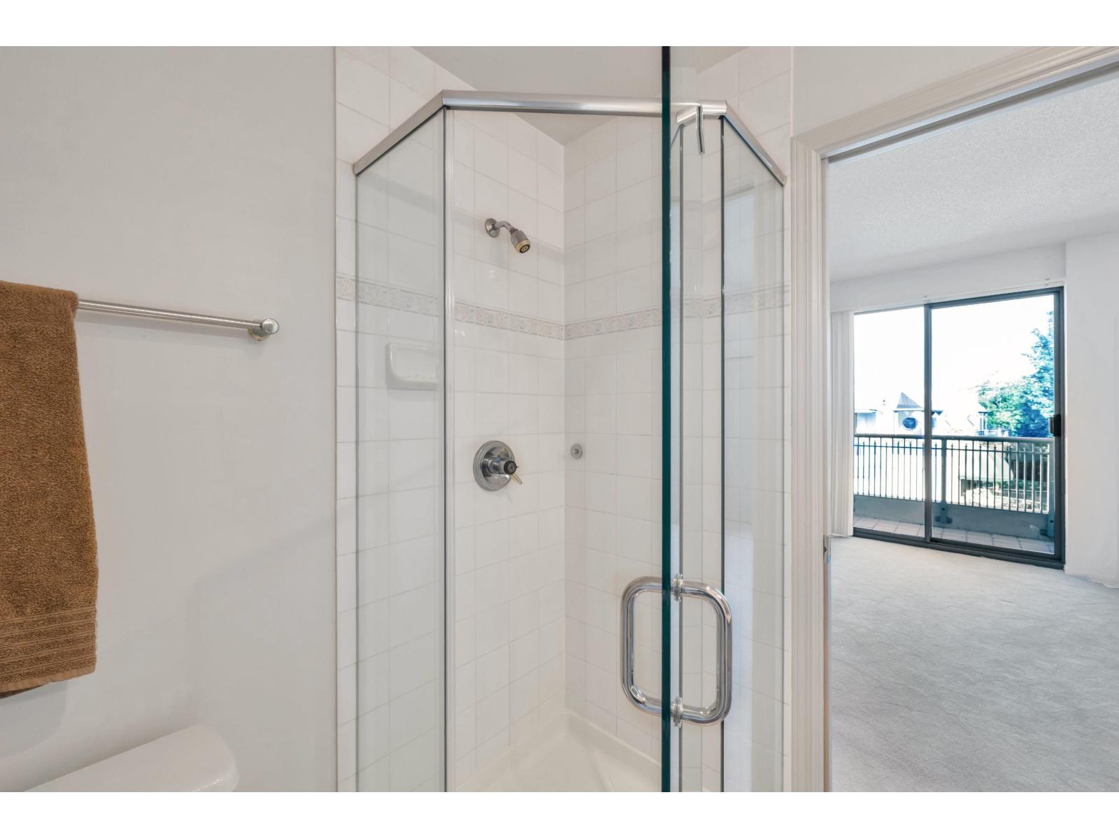 402 1765 Martin Drive, Surrey, British Columbia  V4A 9T6 - Photo 31 - R3149896