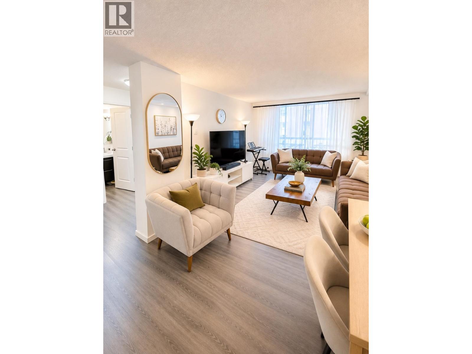 905 2016 Fullerton Avenue, North Vancouver, British Columbia  V7P 3E6 - Photo 1 - R3152086
