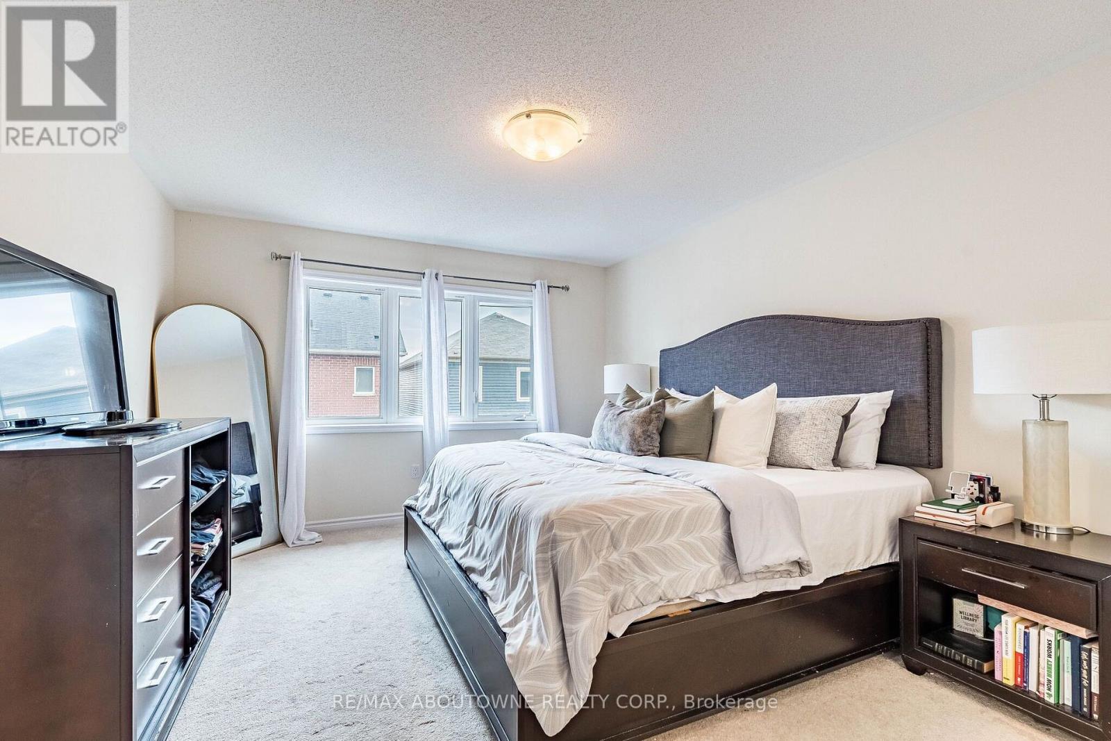 1239 Mulroney Heights, Milton, Ontario  L9E 1G1 - Photo 3 - W13636728