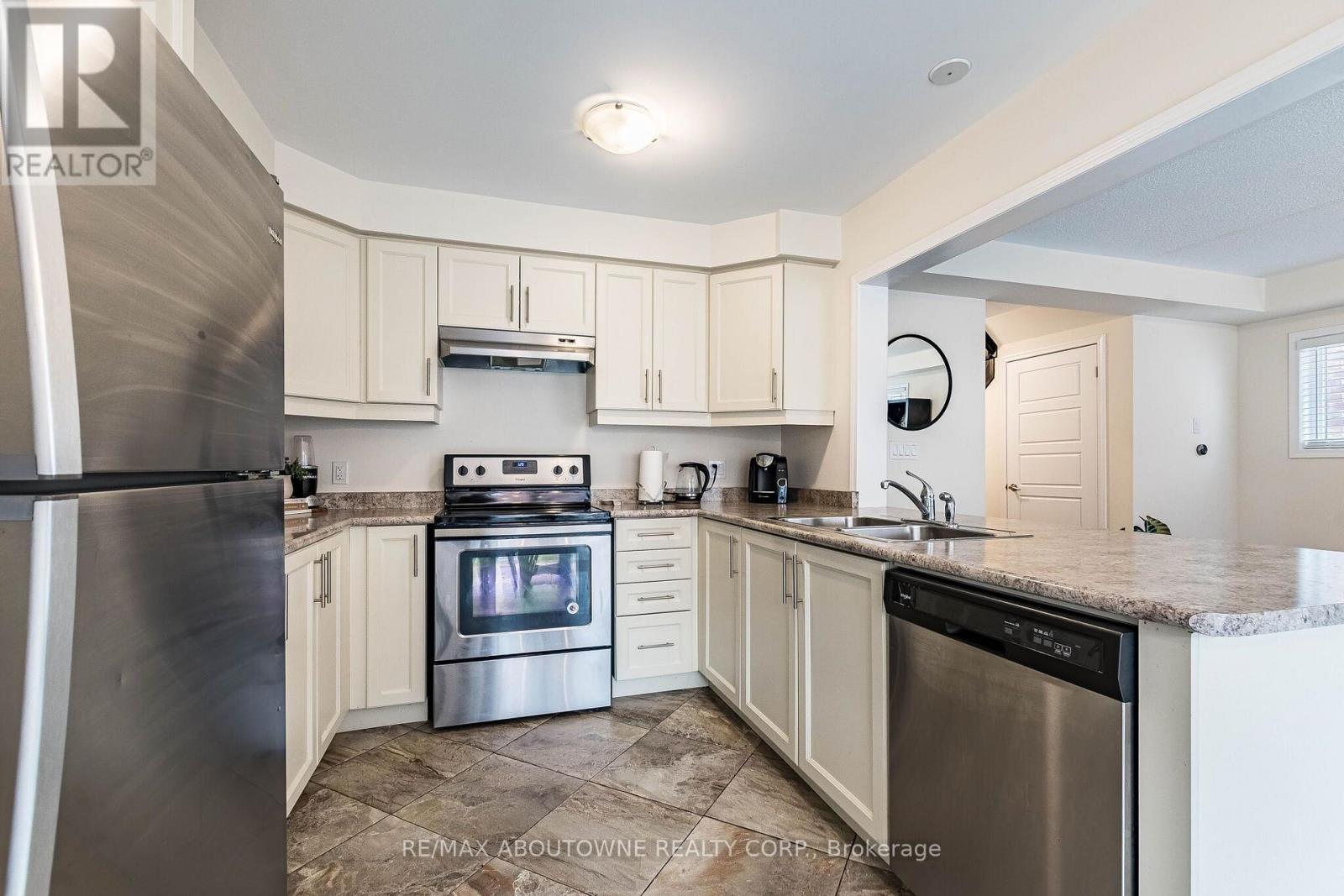 1239 Mulroney Heights, Milton, Ontario  L9E 1G1 - Photo 40 - W13636728