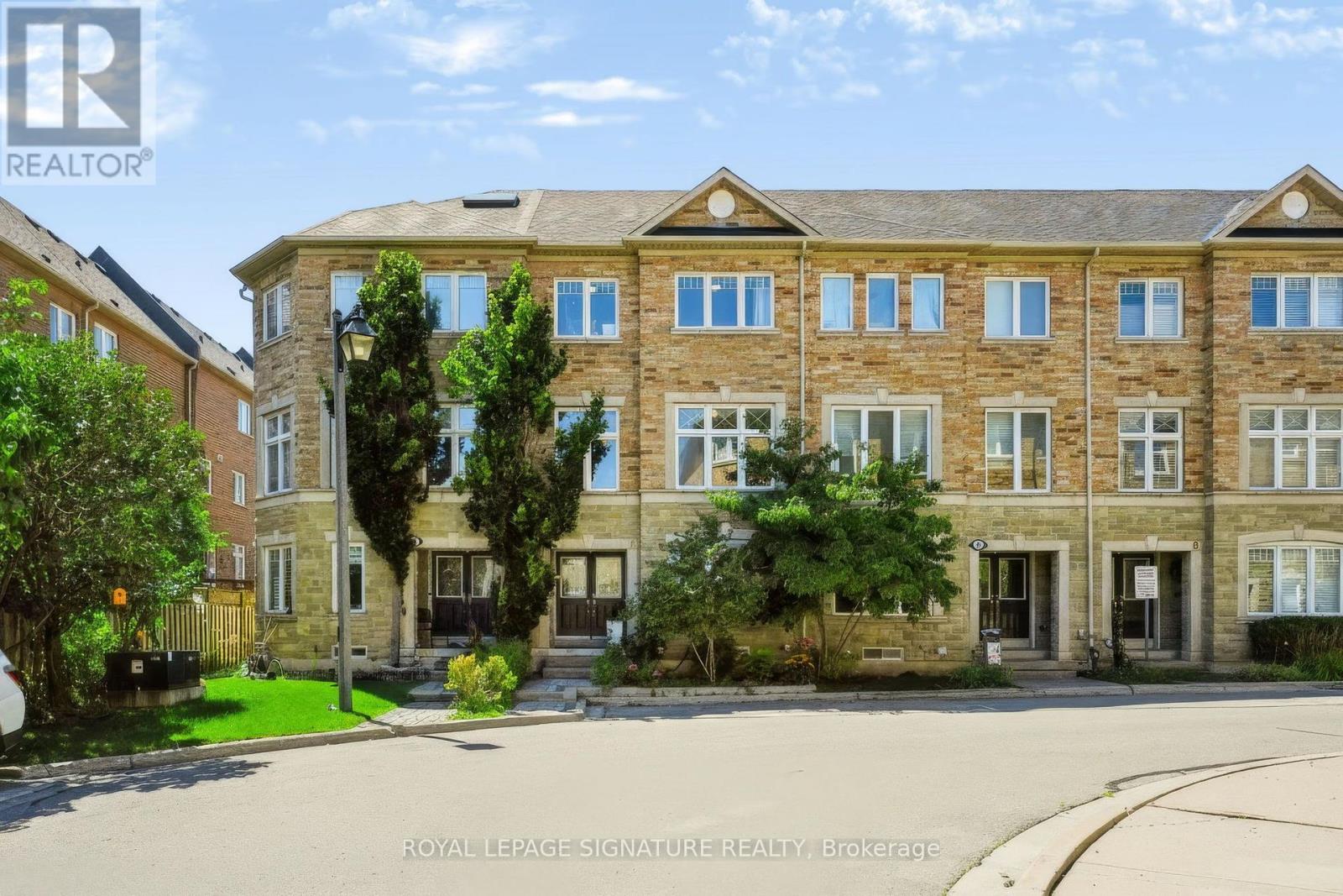 10 Clockwork Lane, Toronto, Ontario  M8Y 4H5 - Photo 3 - W13636742