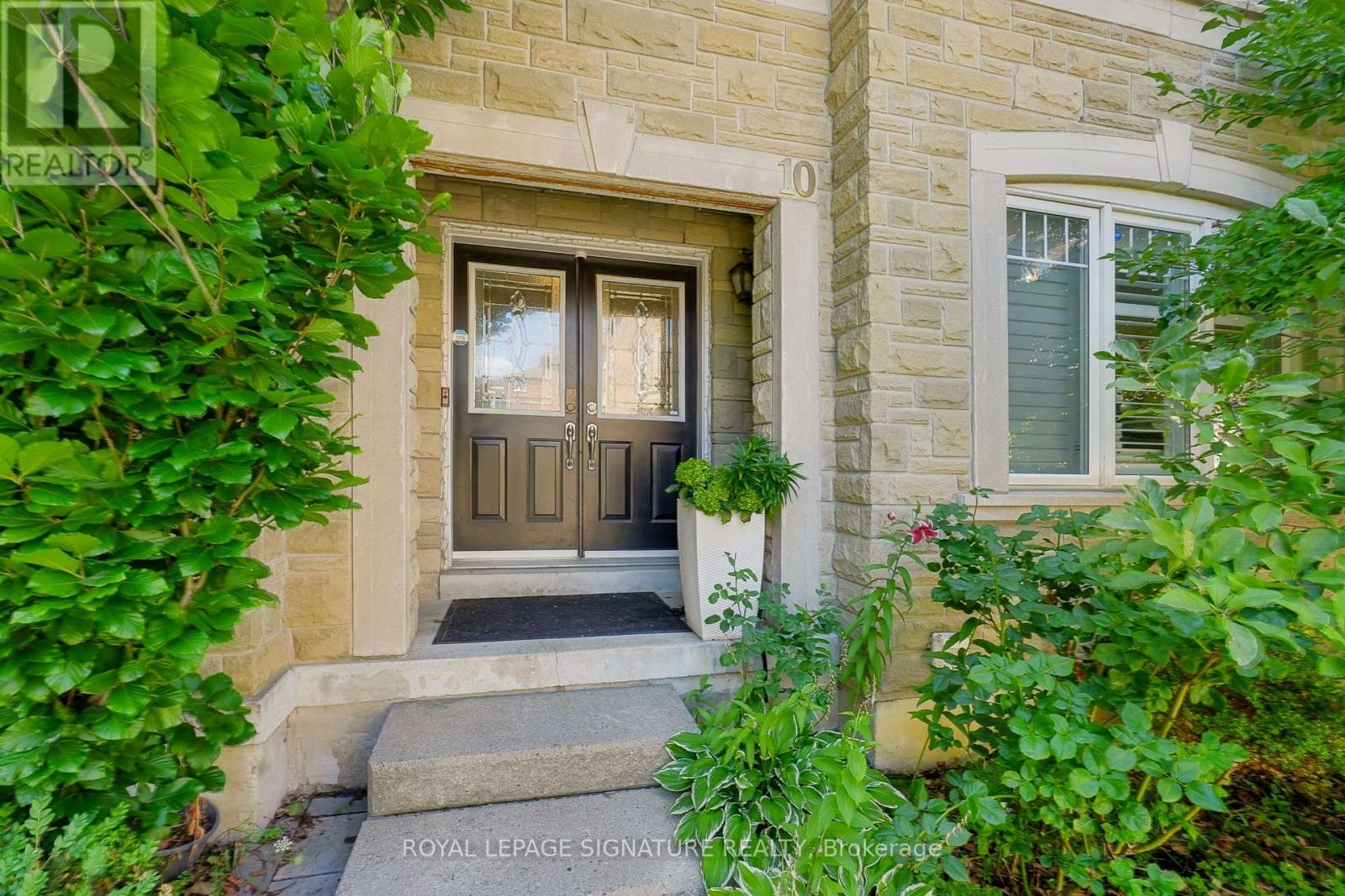 10 Clockwork Lane, Toronto, Ontario  M8Y 4H5 - Photo 4 - W13636742