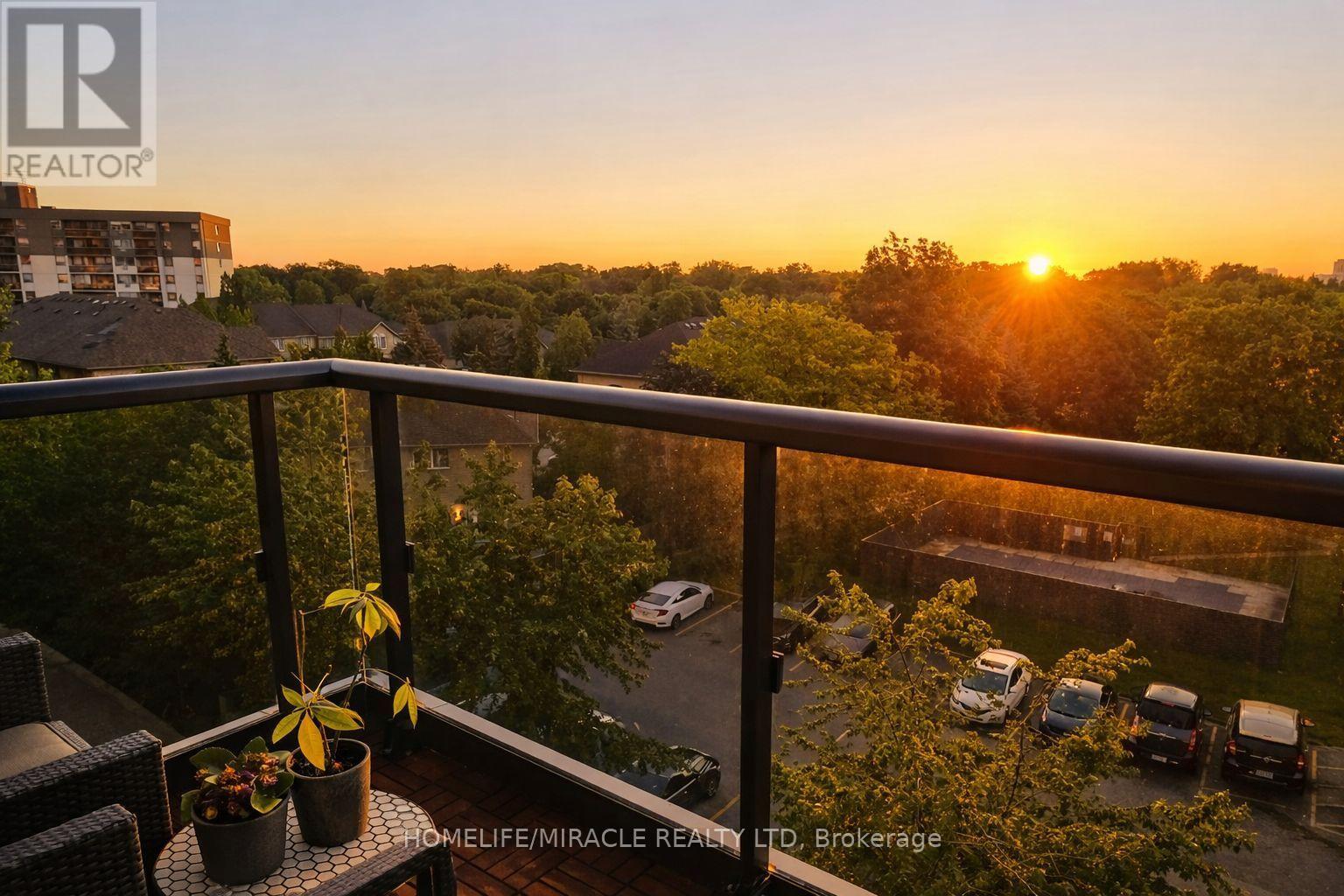 543 - 26 Gibbs Road, Toronto, Ontario  M9B 0E3 - Photo 4 - W13636768