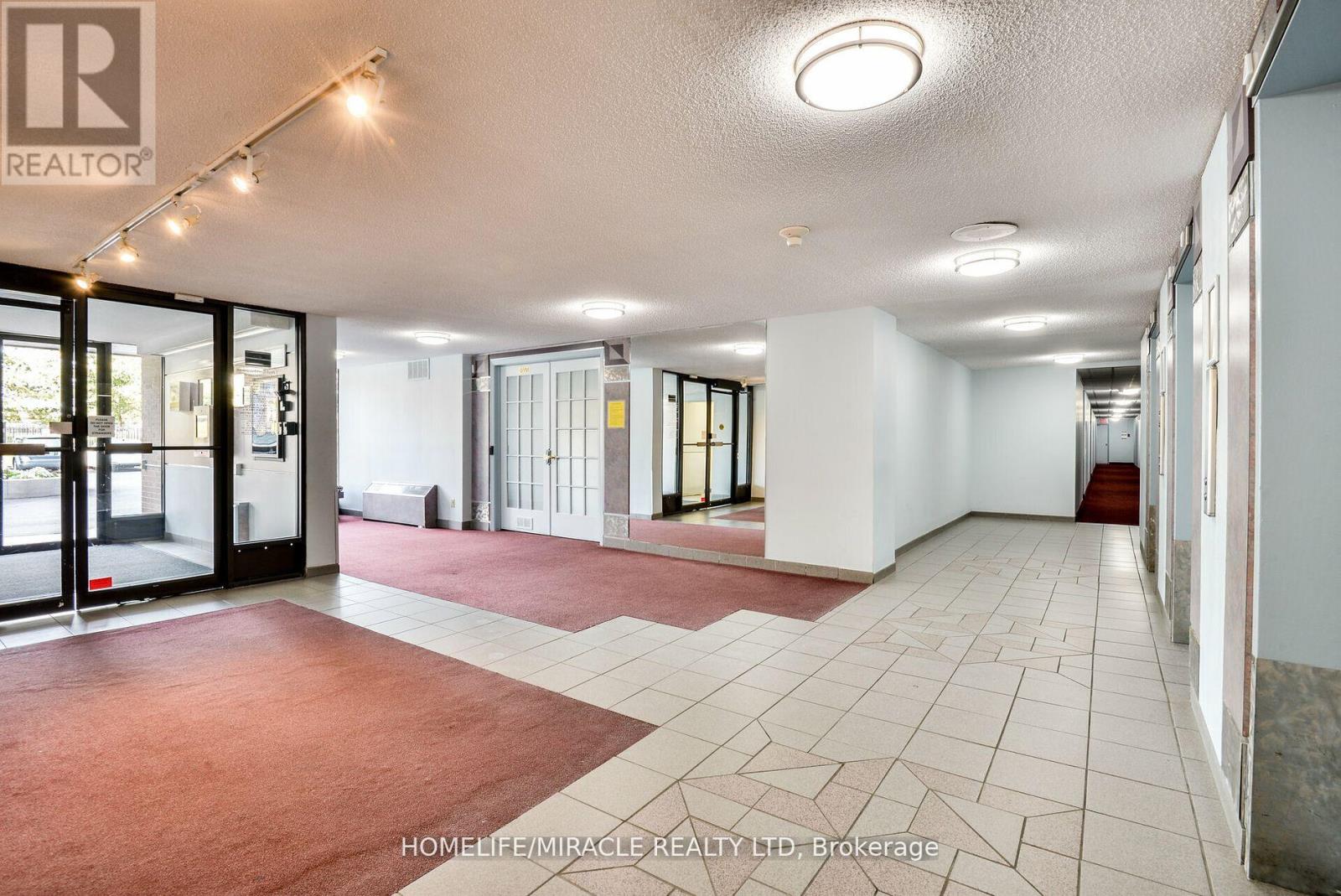 608 - 25 Kensington Road, Brampton, Ontario  L6T 3W8 - Photo 4 - W13636778