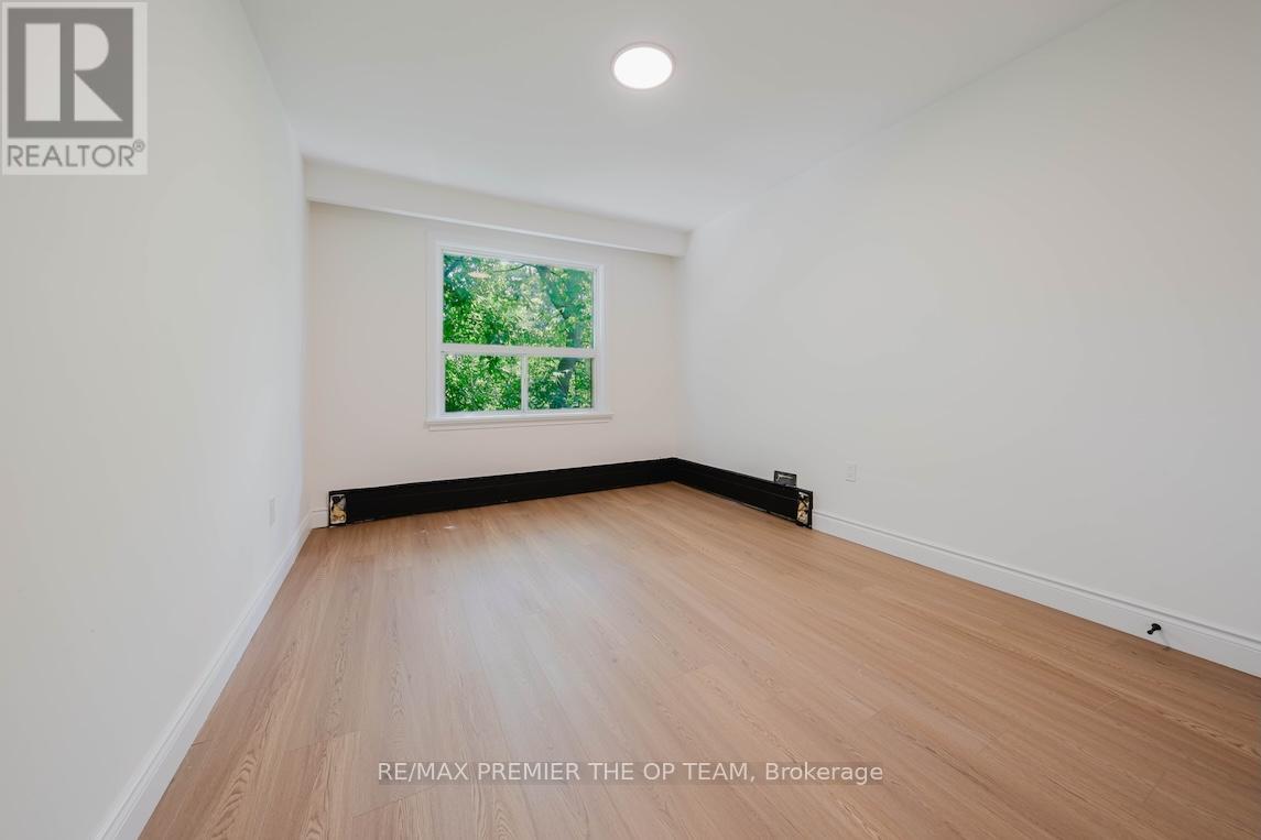 299 Quebec Avenue, Toronto, Ontario  M6P 2V2 - Photo 17 - W13636858