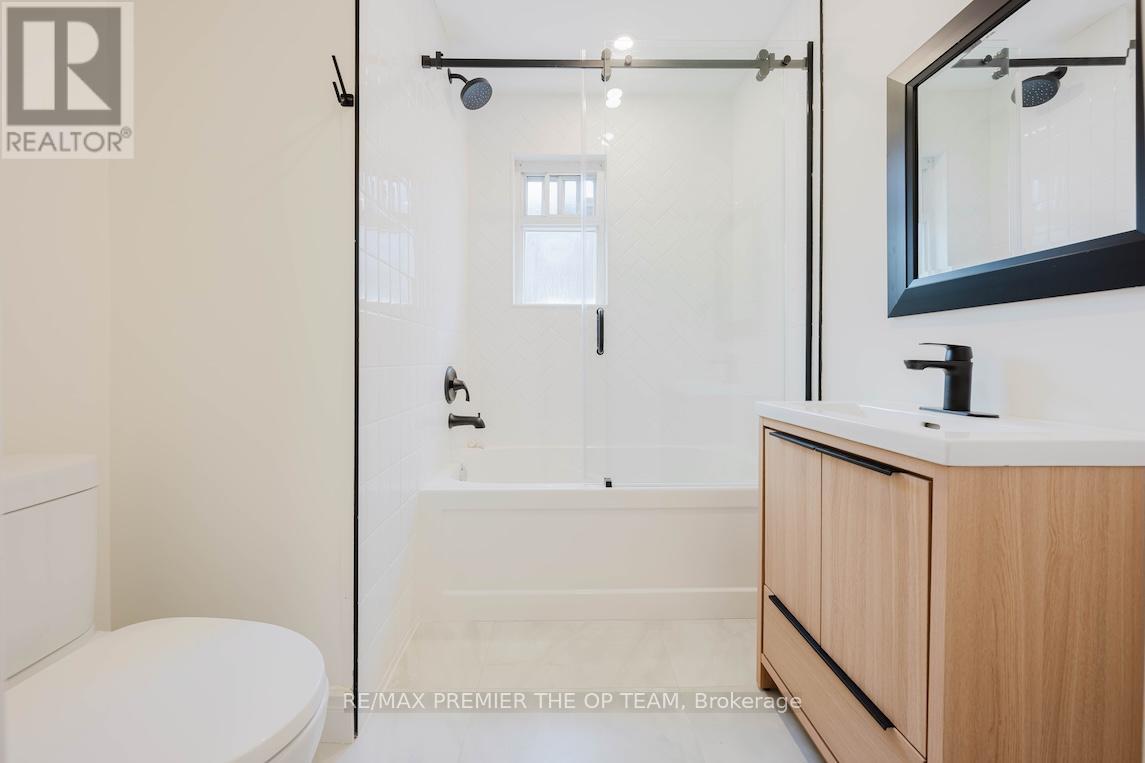 299 Quebec Avenue, Toronto, Ontario  M6P 2V2 - Photo 19 - W13636858