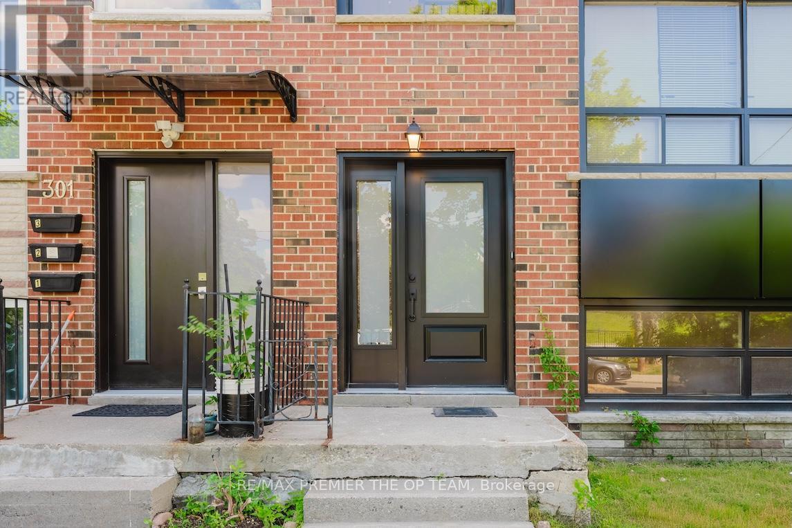 299 Quebec Avenue, Toronto, Ontario  M6P 2V2 - Photo 3 - W13636858