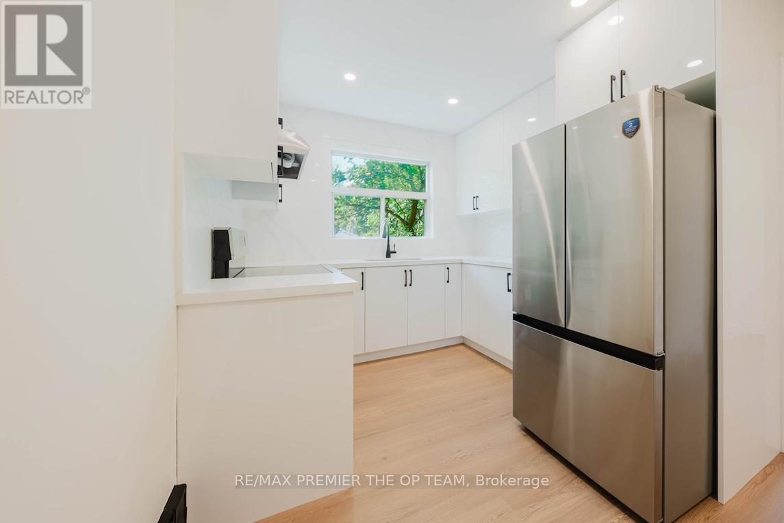 299 Quebec Avenue, Toronto, Ontario  M6P 2V2 - Photo 7 - W13636858