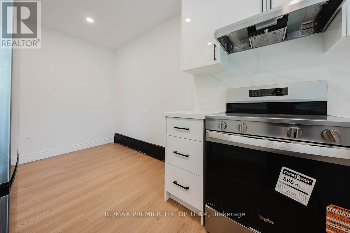 299 Quebec Avenue, Toronto, Ontario  M6P 2V2 - Photo 8 - W13636858