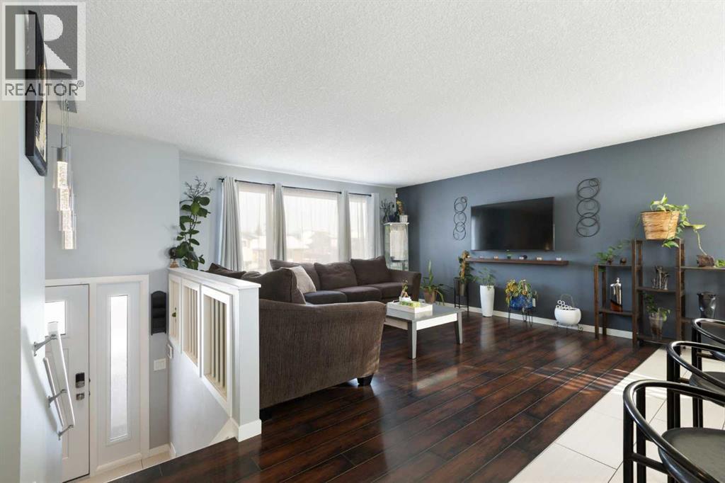 172 Rundlefield Crescent NE, Calgary, Alberta  T1Y 2V5 - Photo 5 - A2334659