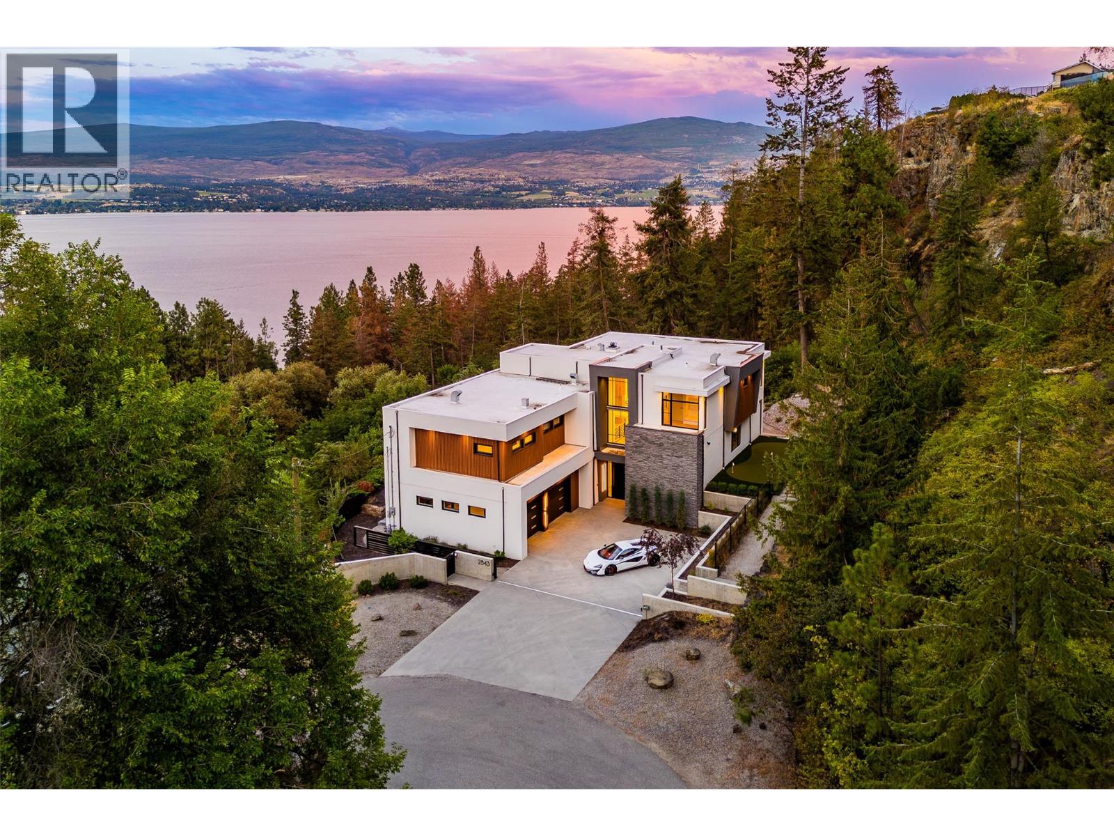 2843 Lakeridge Road West Kelowna Photo 4