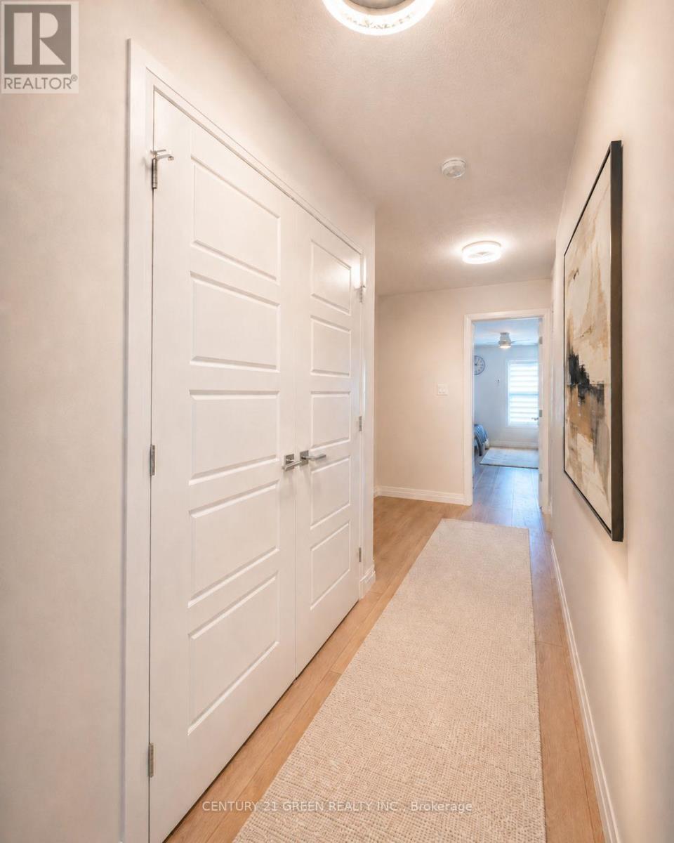 251 Clark Avenue, Kitchener, Ontario  N2C 2A9 - Photo 8 - X13636696