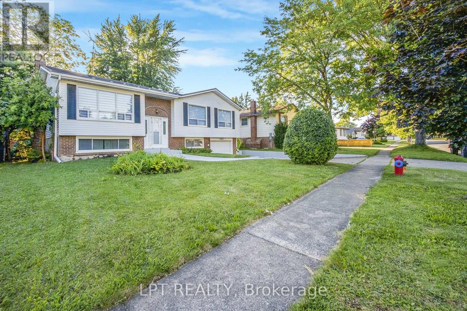 6025 Belaire Avenue, Niagara Falls, Ontario  L2H 1V1 - Photo 3 - X13636756