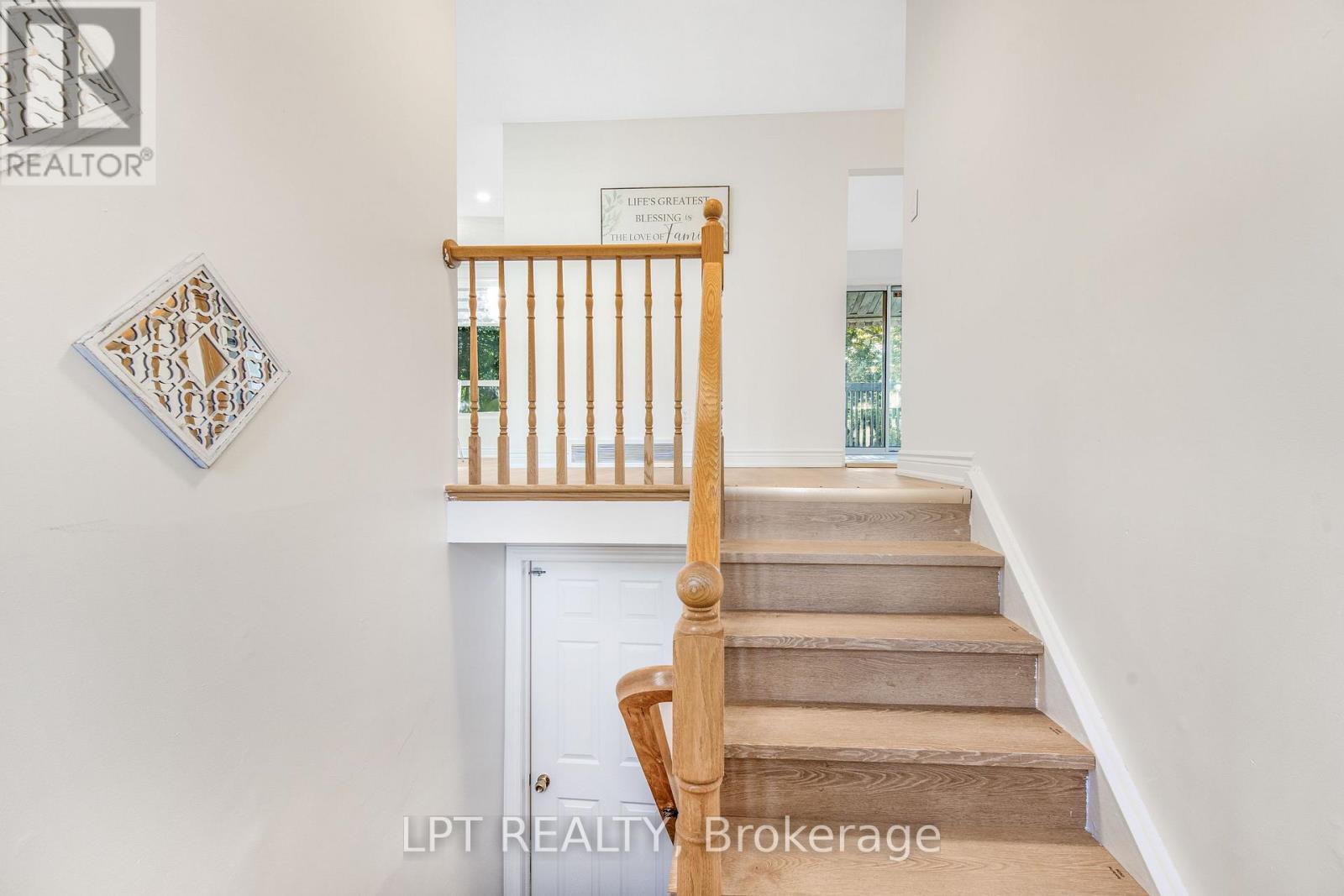 6025 Belaire Avenue, Niagara Falls, Ontario  L2H 1V1 - Photo 5 - X13636756